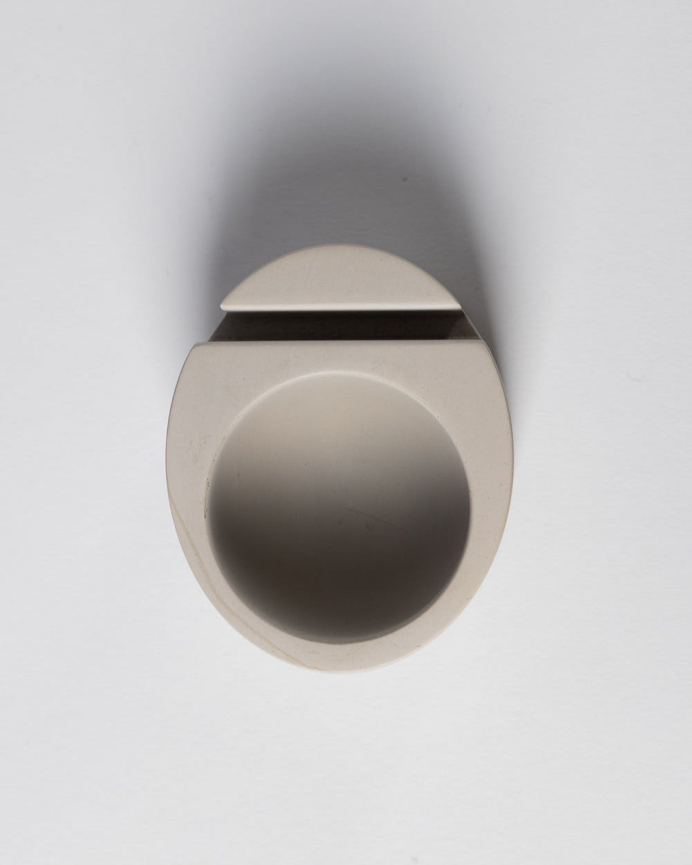 Eierbecher_klein_Freisteller Oben mit Schatten_Betonwald