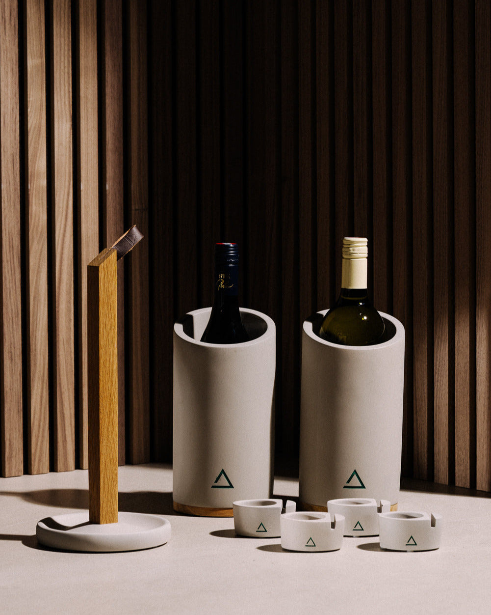 PB_klein_auf Holzhintergrund_Betonwald