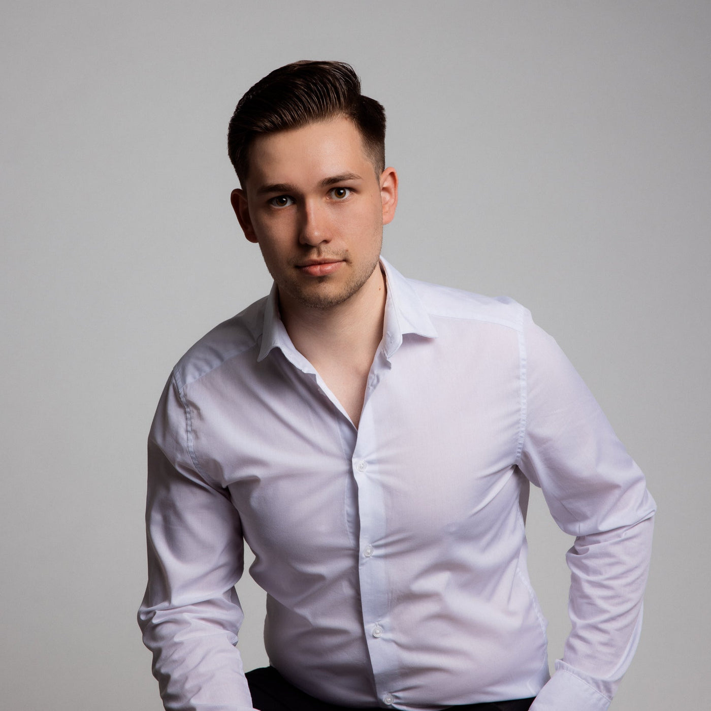 Kevin sitzend_Betonwald